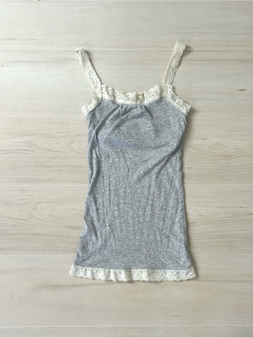 american eagle gray and white lace trim cami